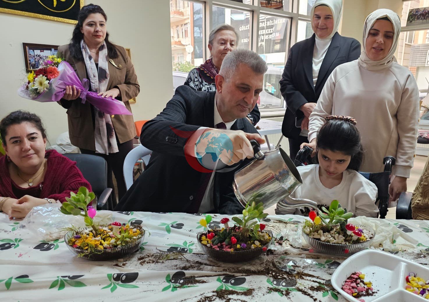 Gölcük’te engelli bireyler teraryum atölyesinde buluştu