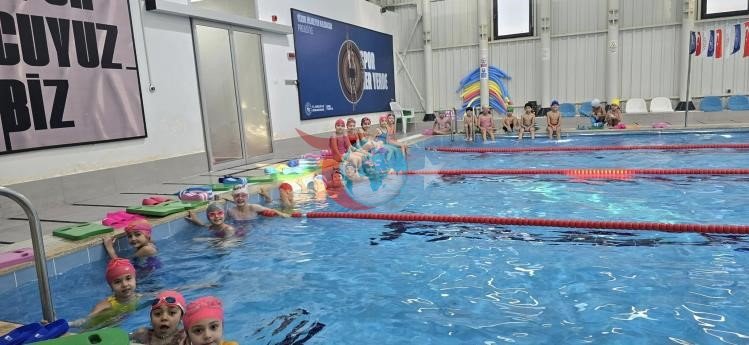 Bilecik&rsquo;te yüzme antrenmanları performans odaklı sürüyor