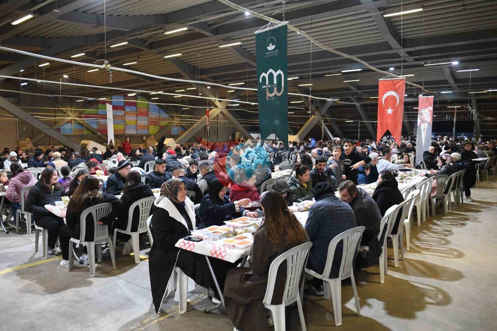 Ramazan&rsquo;ın bereketi 1050 konutlar&rsquo;da paylaşıldı