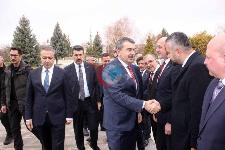 Bakan Tekin: Eğitim çalışanlarına yönelik şiddetin azaltılması için çok yoğun çaba gösterdik