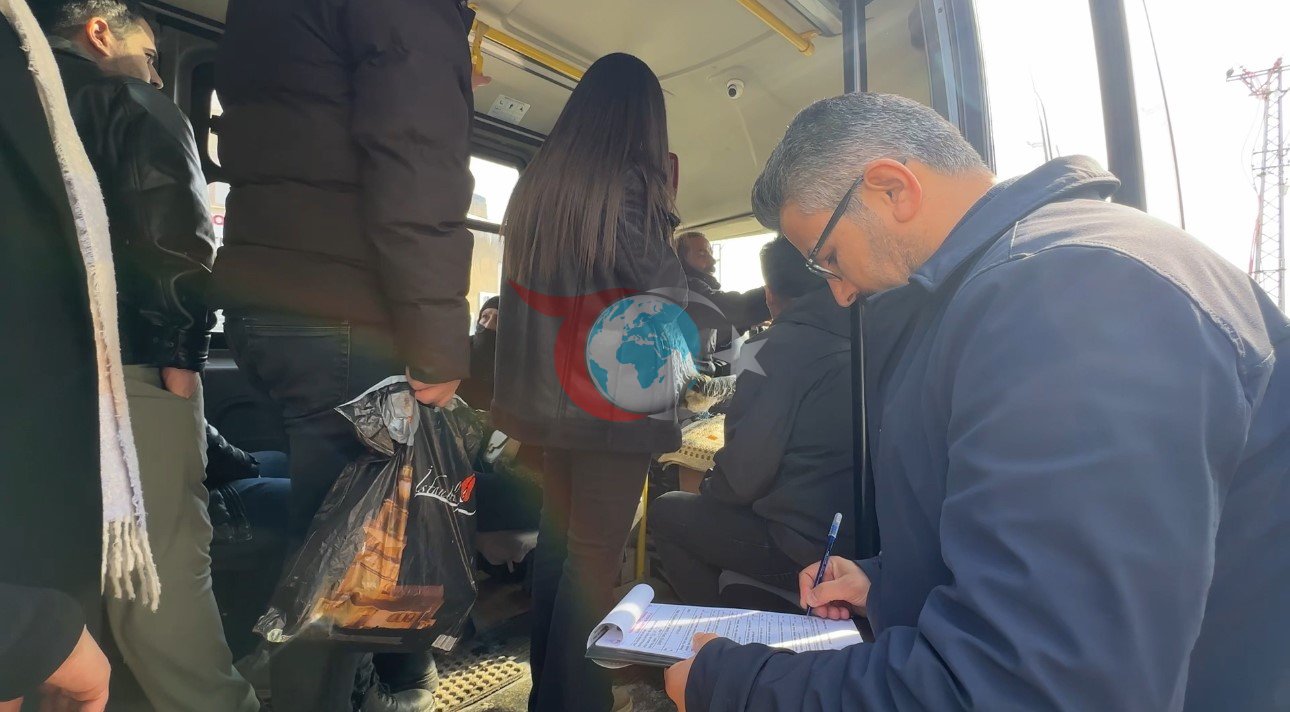 Yüksekova’da yolcu minibüsleri denetlendi