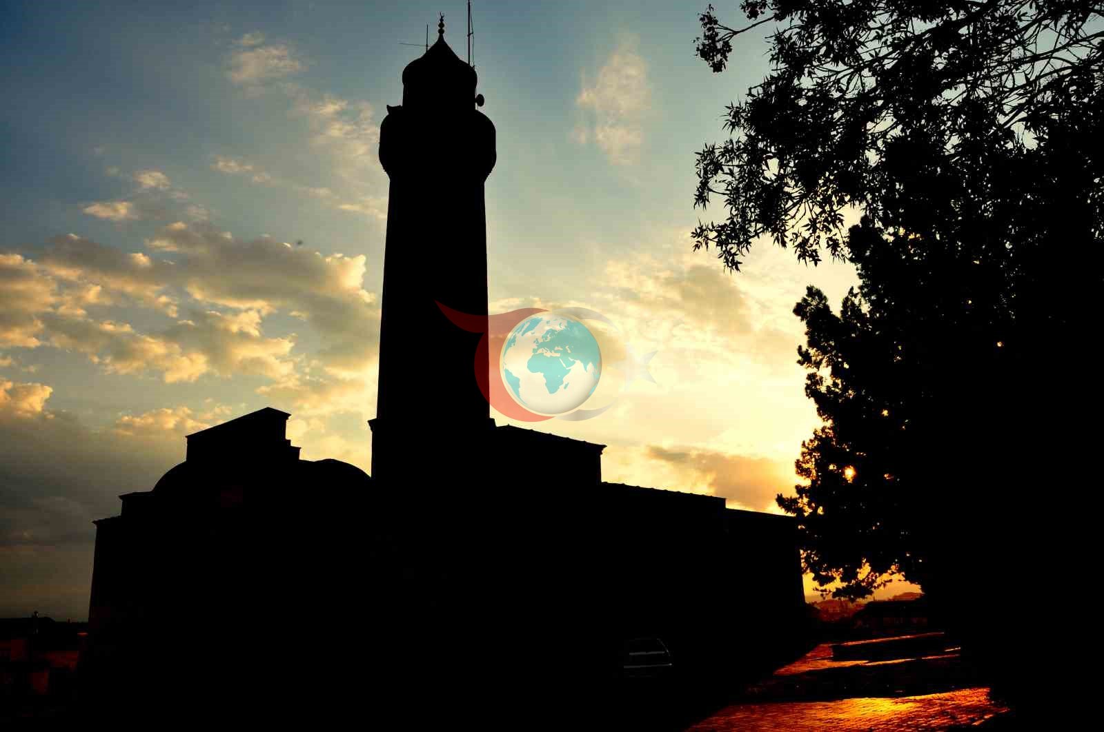 800 yฤฑllฤฑk Selรงuklu camisi meraklฤฑlarฤฑnฤฑ bekliyor
