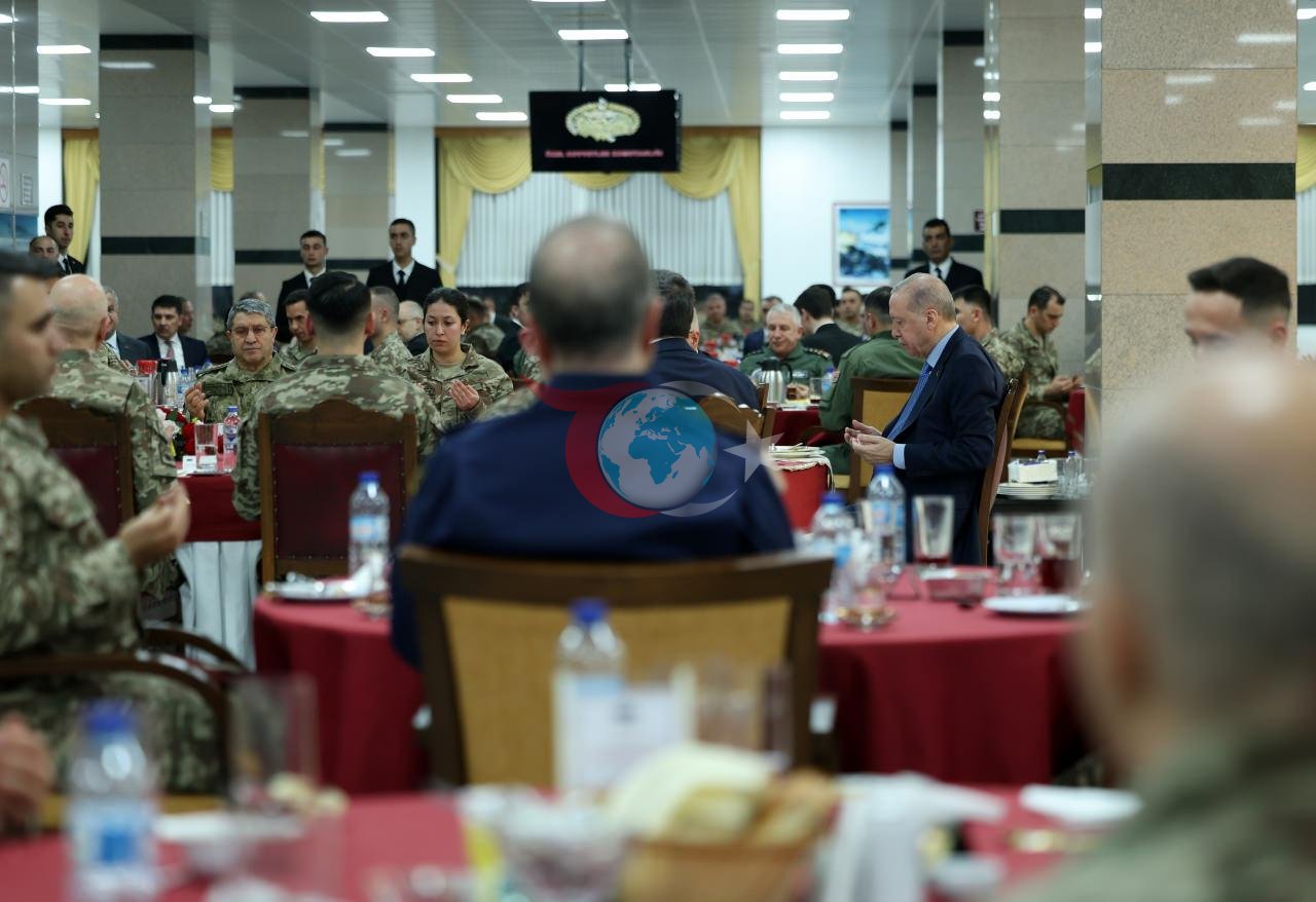 Cumhurbaşkanı Recep Tayyip Erdoğan, Özel Harekat Komutanlığı'nda Mehmetçikle iftar programında bir araya geldi, 4 Mart 2026