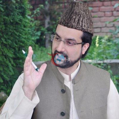 Hurriyat Konferansı Başkanı ve kıdemli din adamı Mirvaiz Faruk