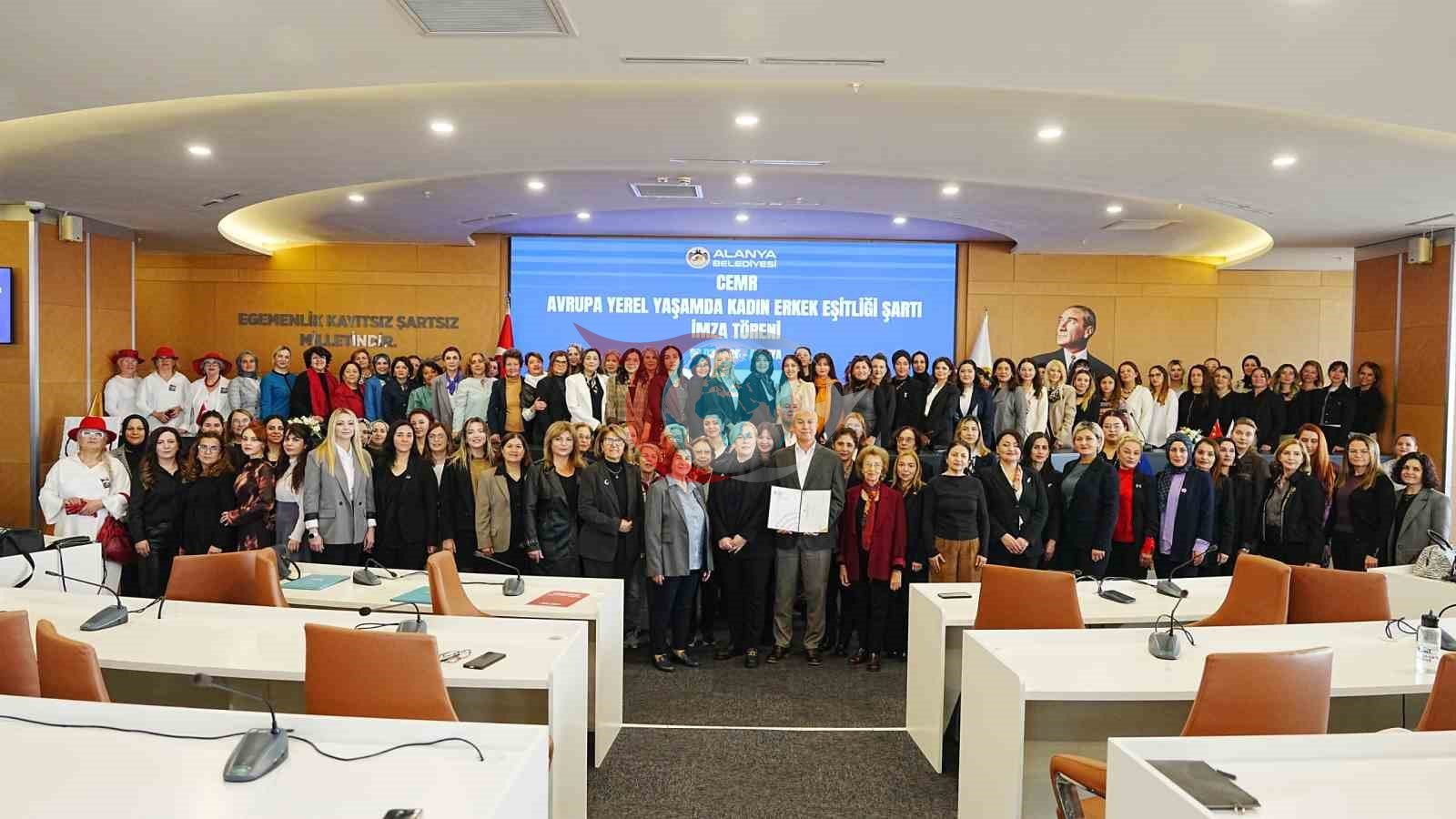 Başkan Özçelik, CEMR Avrupa Yerel Yaşamda Kadın-Erkek Eşitliği Şartı’nı imzaladı