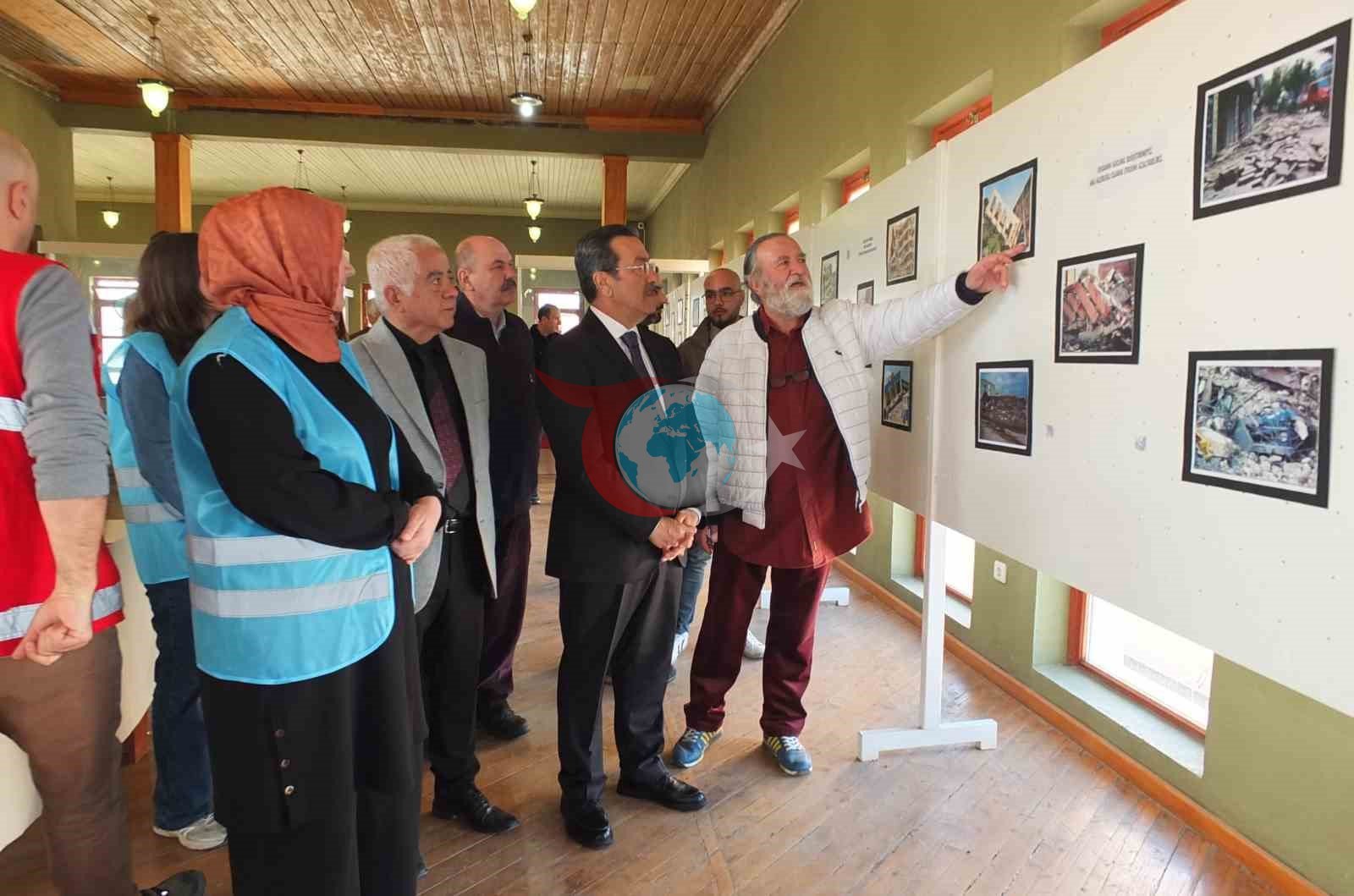 Burhaniye&rsquo;de deprem fotoğrafları sergisi açıldı