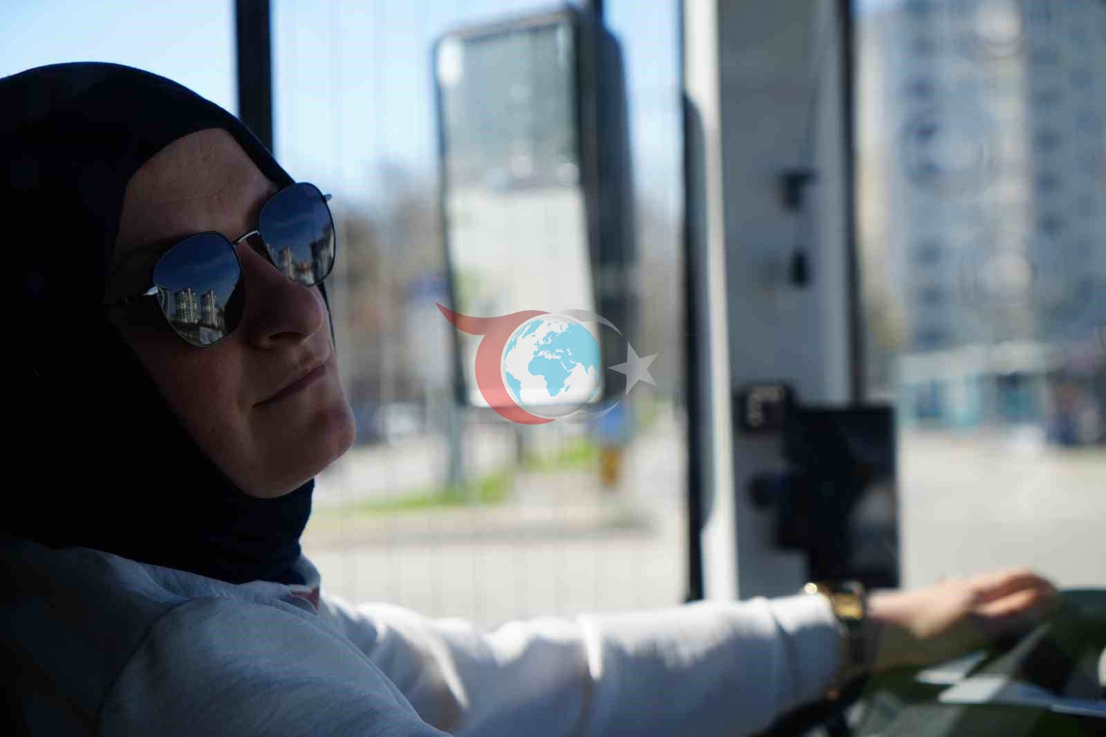 Direksiyonda kadın gücü: Samsun&rsquo;da yolcuları kadın şoförler taşıyor