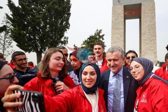 Bakan Bak: Kadın sporcularımızla gurur duyuyoruz