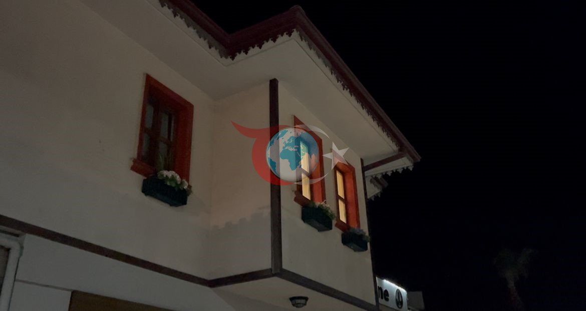 Bu mahallede davul çalanın başı belaya giriyor...Pilava pilava diye zillere basıyorlar