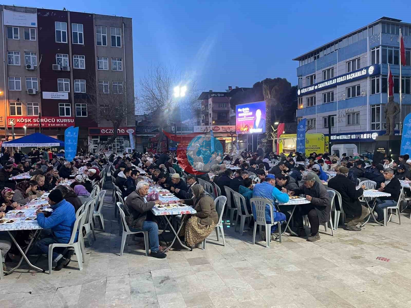 Binlerce Aydınlı Büyükşehir&rsquo;in iftar sofrasında bir araya geldi