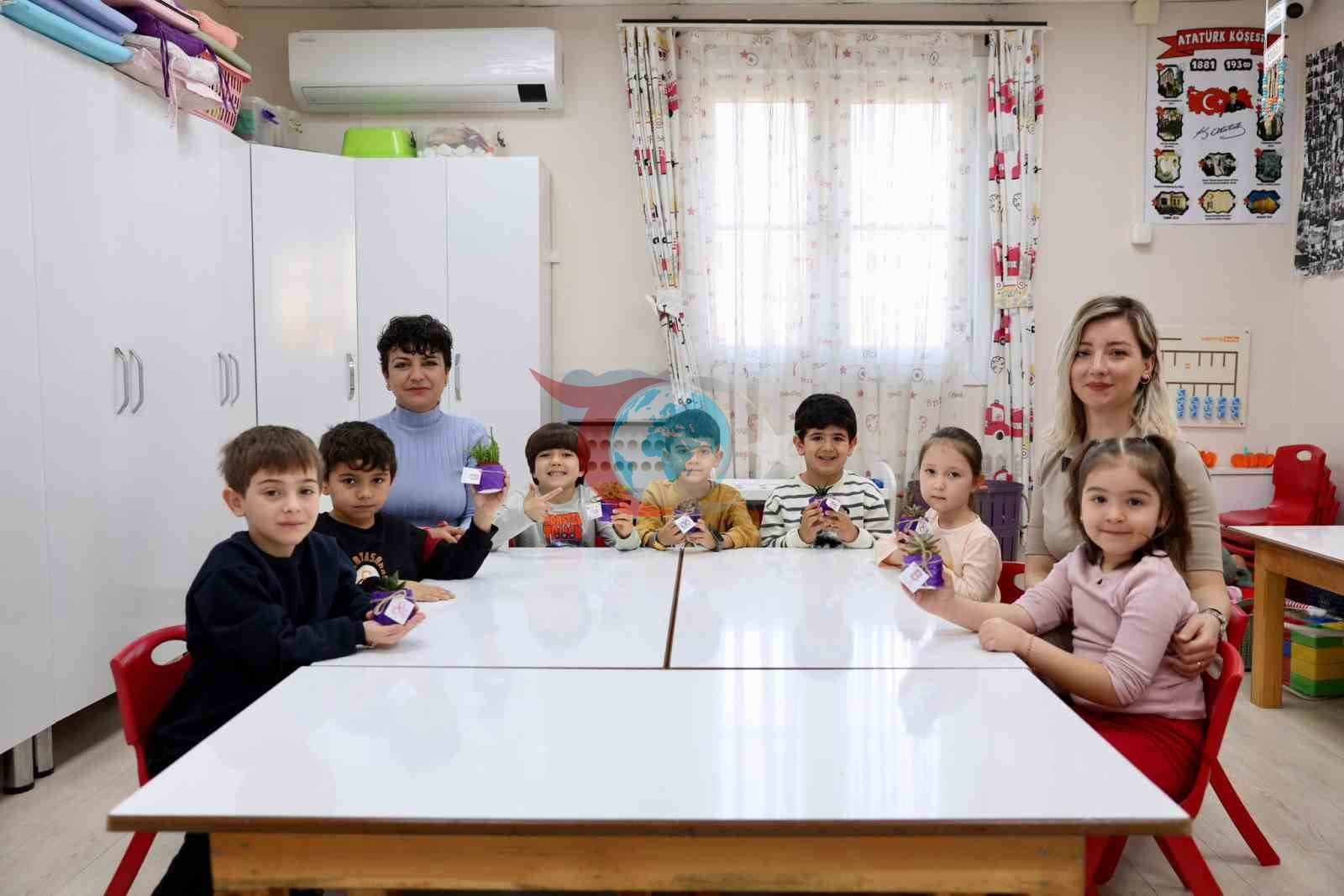 Didim&rsquo;de miniklerden Kadınlar Günü&rsquo;ne renkli dokunuş