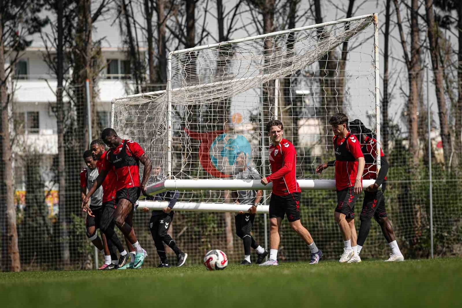 Samsunspor, Fenerbahçe deplasmanında puan peşinde