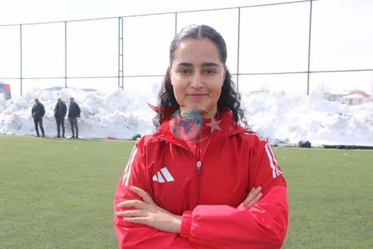 Yüksekova köy ve mahalle muhtarlarından kadın takımına ziyaret