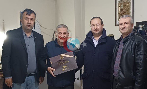 Tavşanlı&rsquo;da 40 yılı aşkın esnafa ziyaret ve hediye