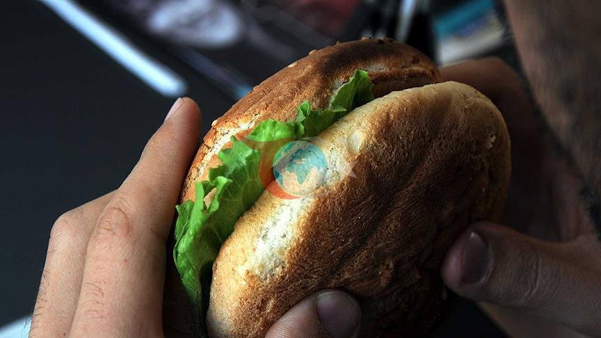 Uzman isim az pişmiş et tüketimi konusunda uyardı.