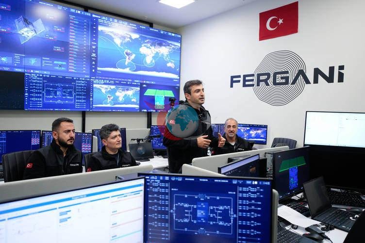 Selçuk Bayraktar, Türk uzay tarihinin önemli dönüm noktalarından biri olan FGN-100-d2'nin yolculuğunu Fergani Uzay takımıyla takip ederken, 3 Kasım 2025