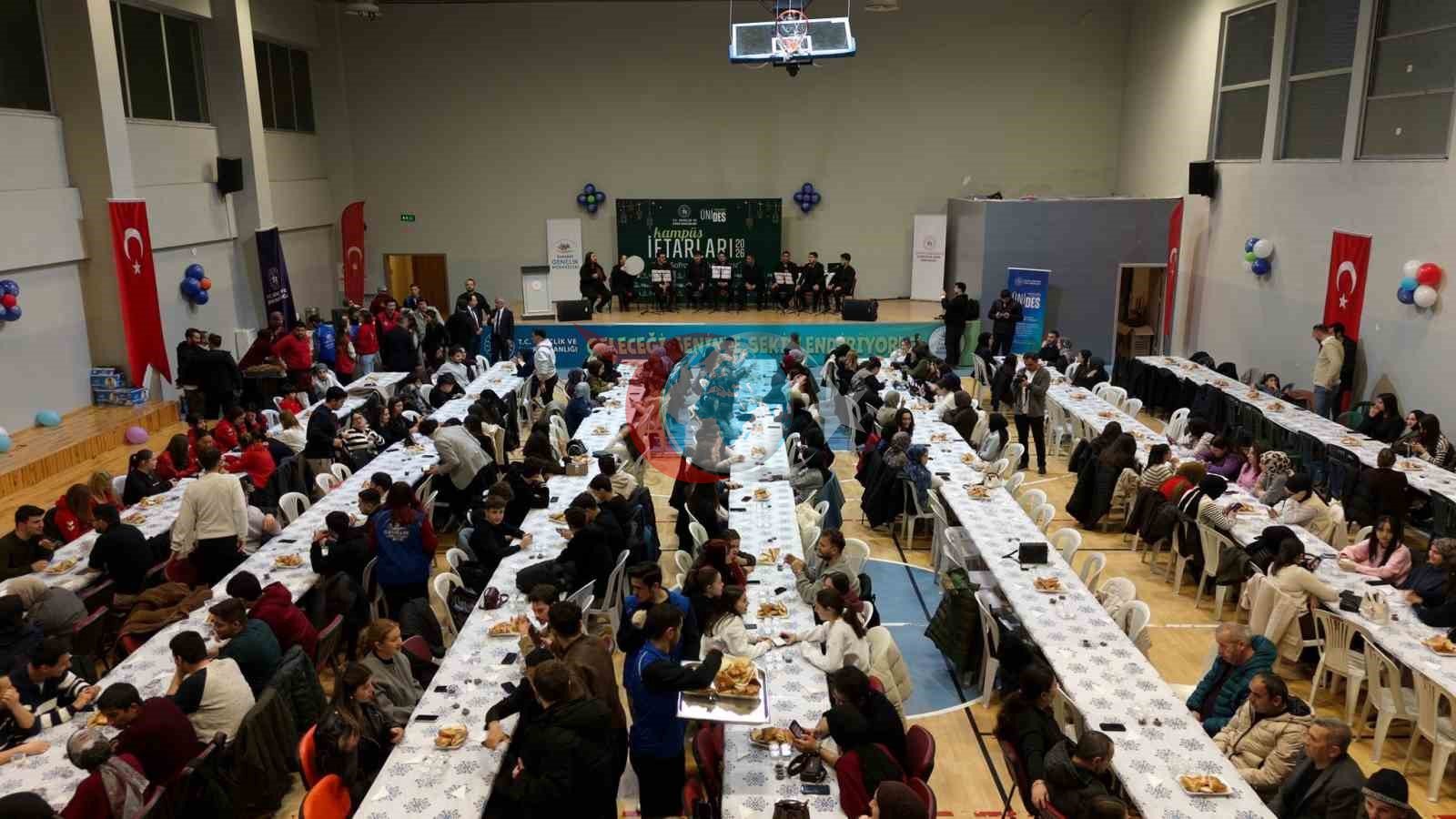 Karabük&rsquo;te gençler iftar programında buluştu