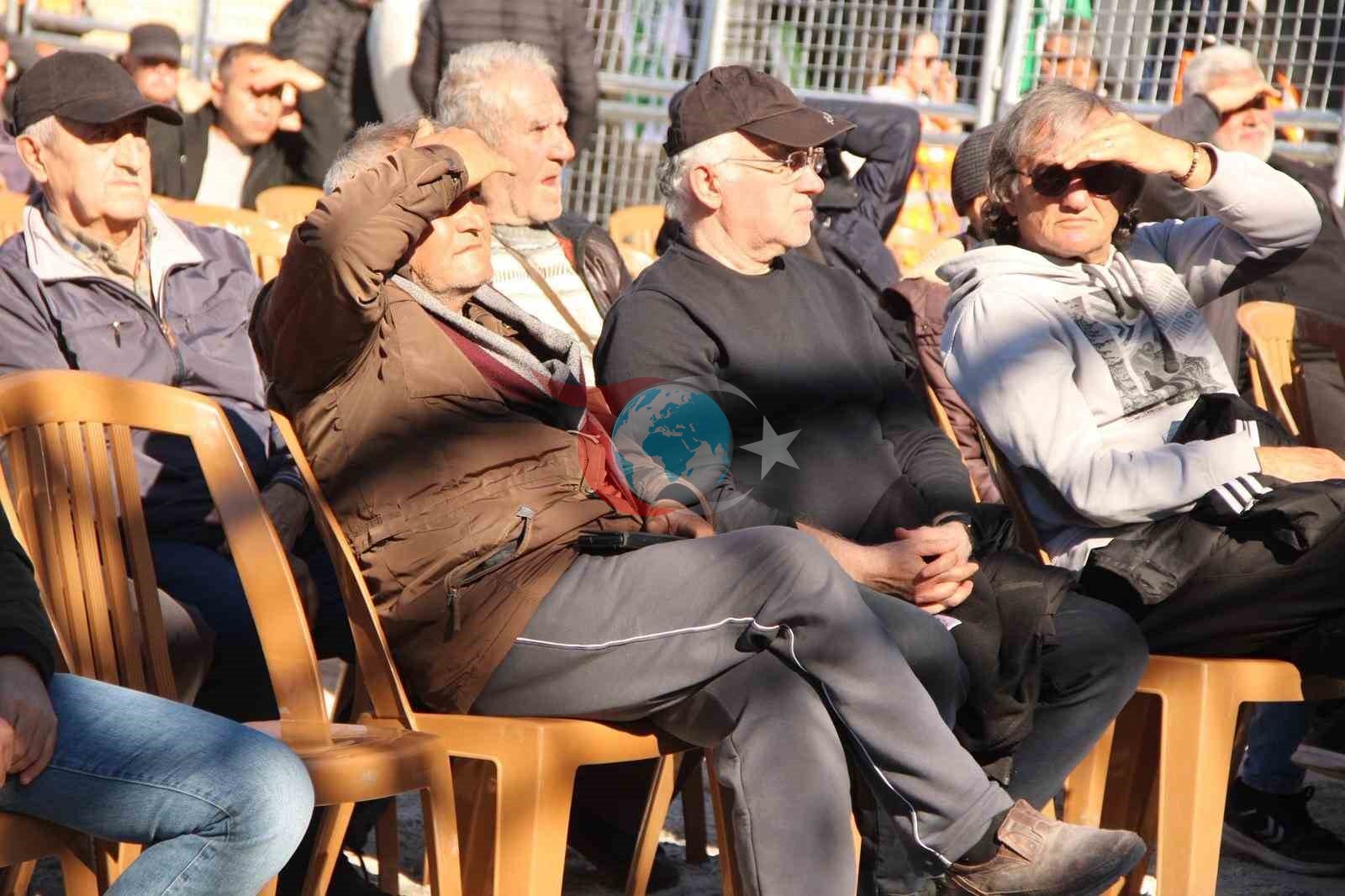 Seyirci yasağı taraftarı durduramadı