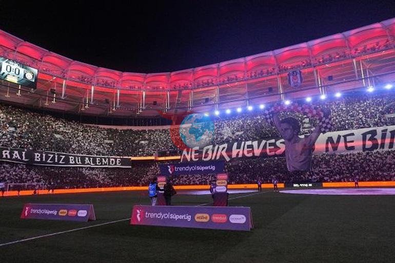 Beşiktaş-Galatasaray derbisinde taraftarlardan özel koreografi