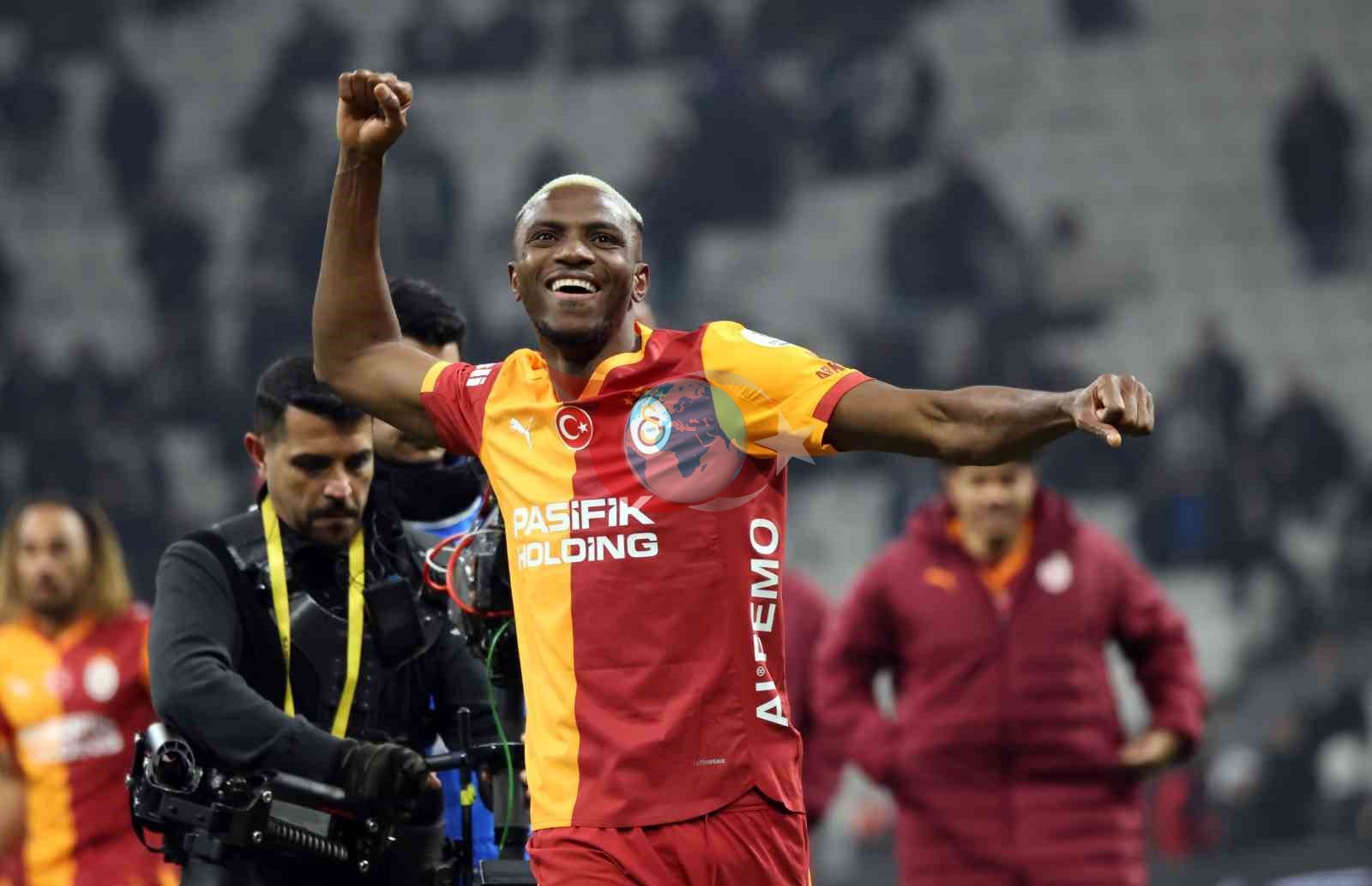 Victor Osimhen'den Galatasaray Taraftarına Özel Üçlü