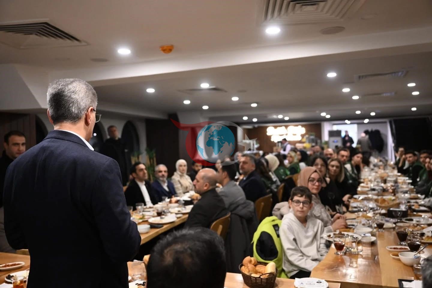 Vali Baruล, Yeลilayโฤฑn iftar programฤฑna katฤฑldฤฑ