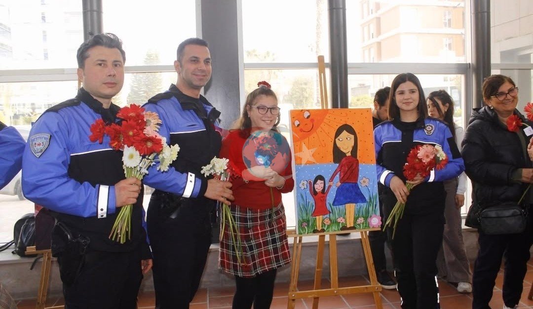 Engelli Çocuklardan Anlamlı Sergi: Şiddetin Yerine Sevgi