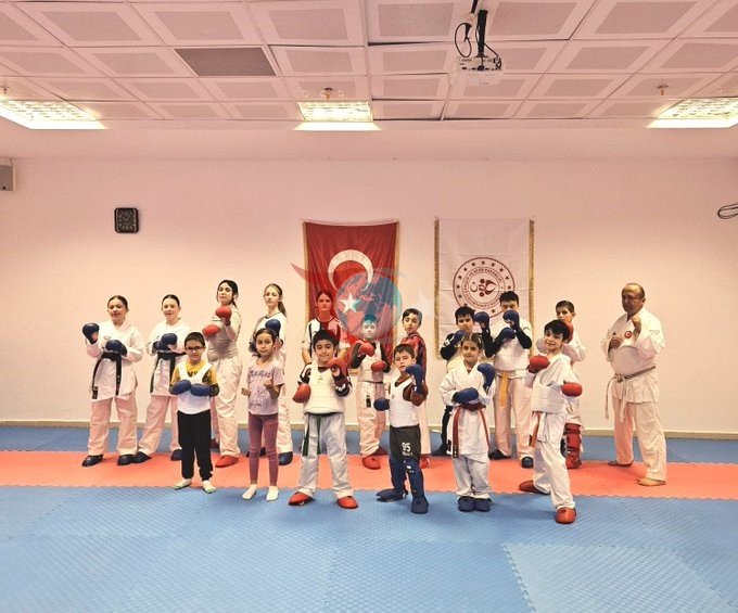 Geleceğin karatecileri Eskişehir&rsquo;de yetişiyor