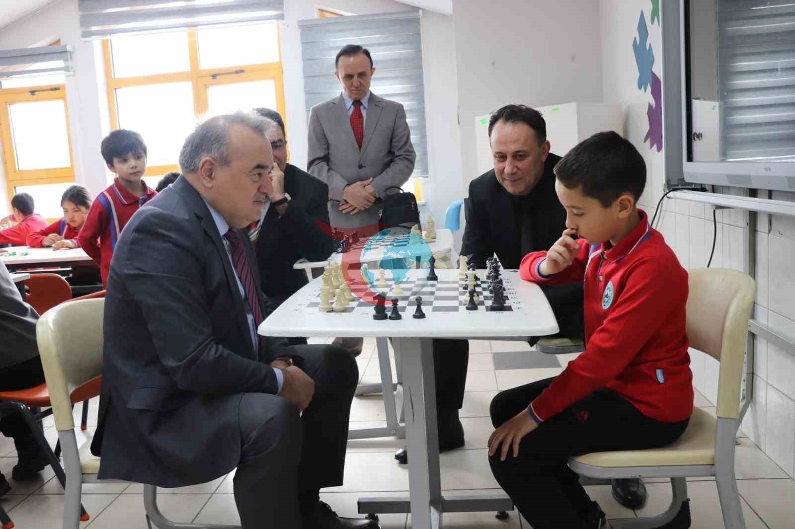 Kaymakam Öztürk eğitim-öğretim faaliyetlerini yerinde inceledi