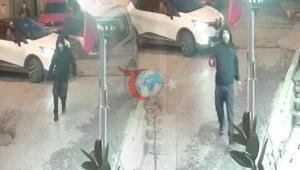 Taksimde boynunda bıçak yarasıyla ortaya çıktı Kan donduran görüntü