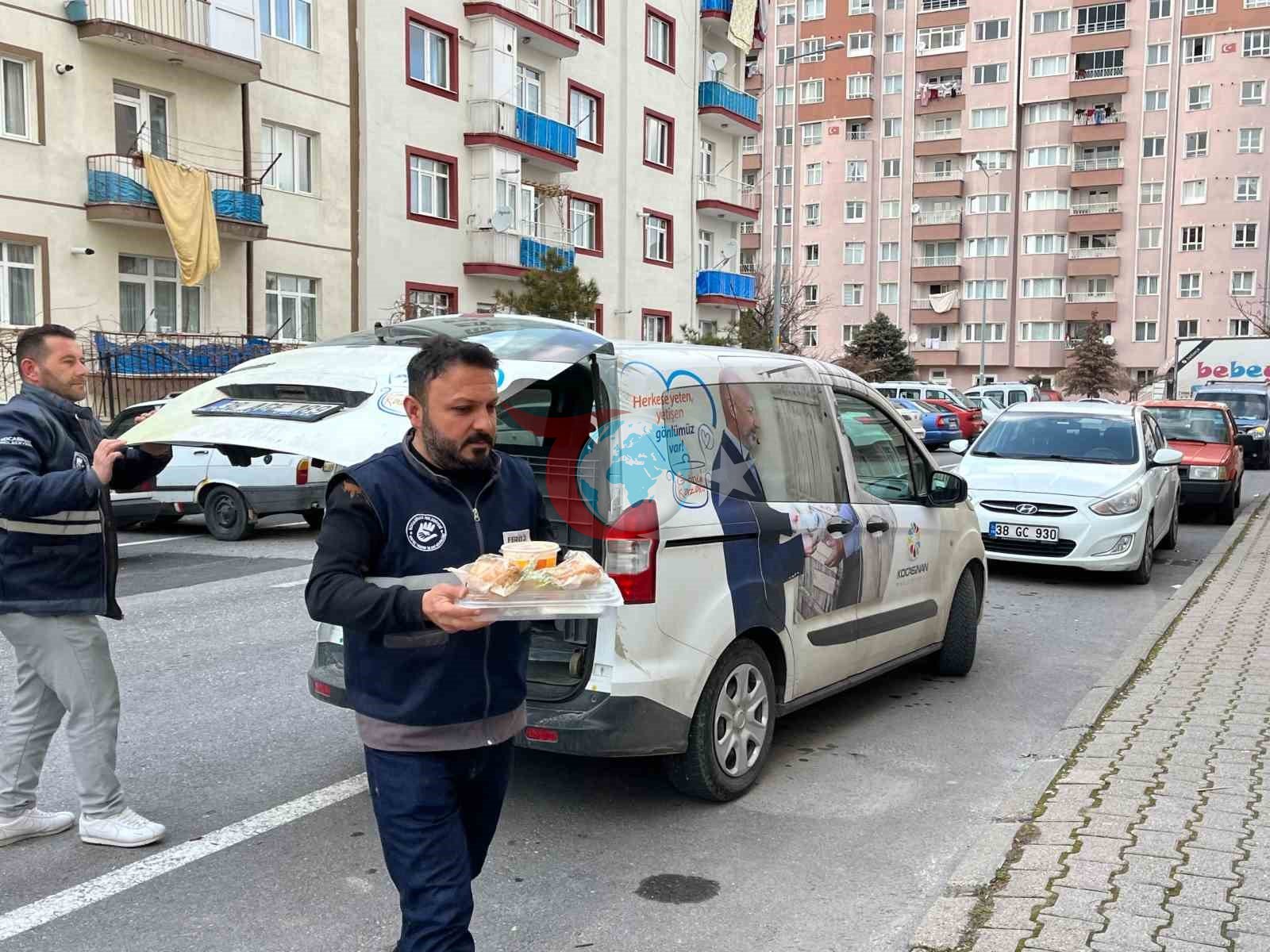 Kocasinan&rsquo;da &rsquo;Gönül Kazanı&rsquo; Ramazan&rsquo;da da kaynamaya devam ediyor