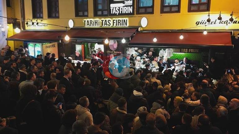 Mustafa Varank’tan tarihi meydanda sahur buluşması