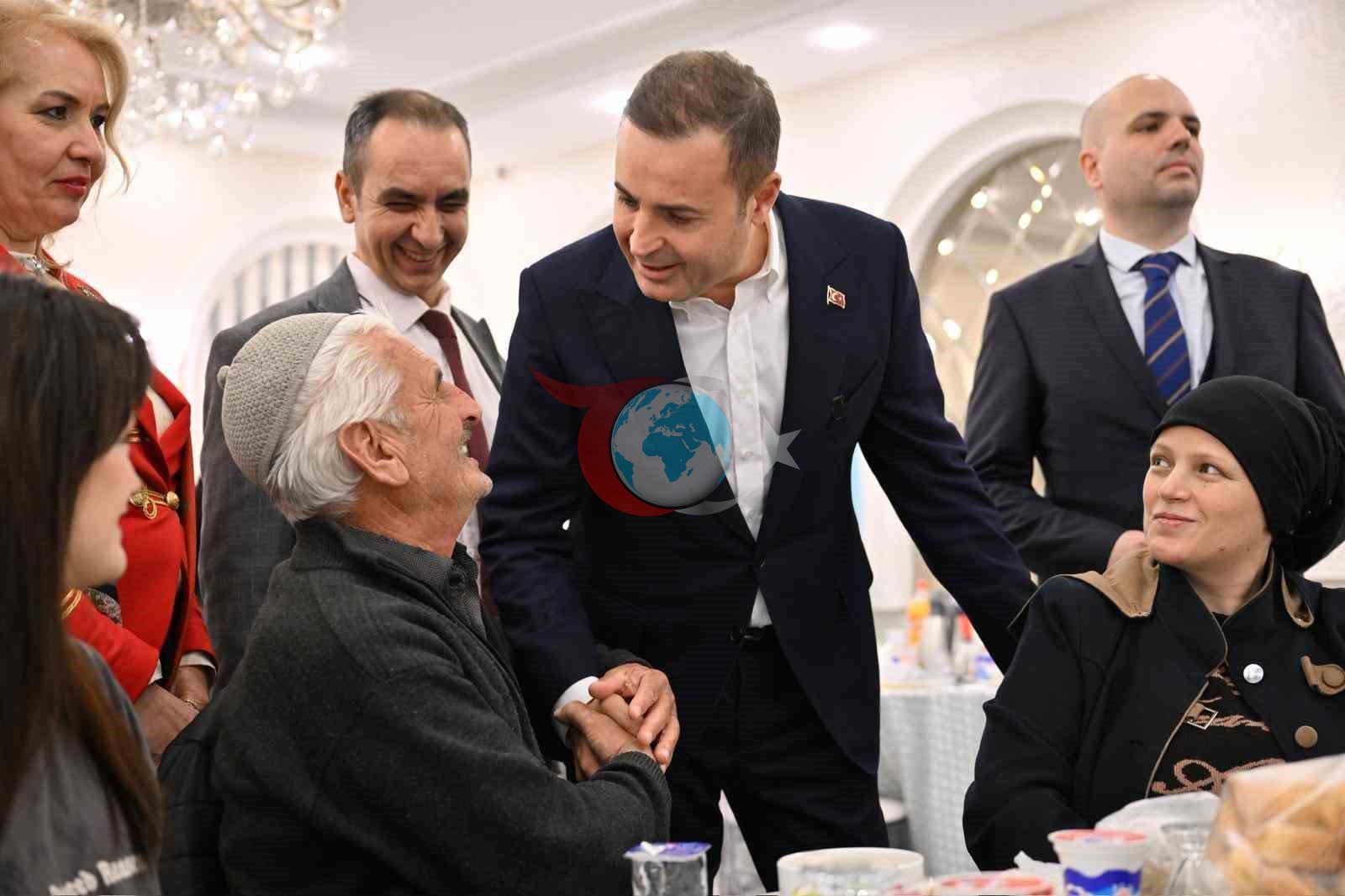 Başkan Ahmet Akın, İstanbul’daki Balıkesirliler ile kucaklaştı