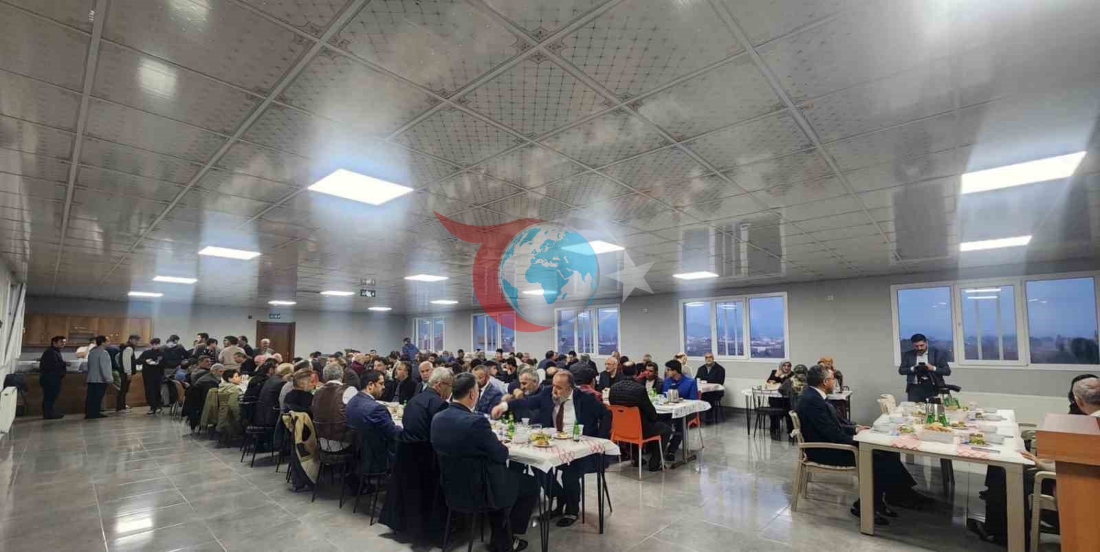 Aydın’da protokol ve öğrenciler ‘İyilik Sofrası’nda bir araya geldi