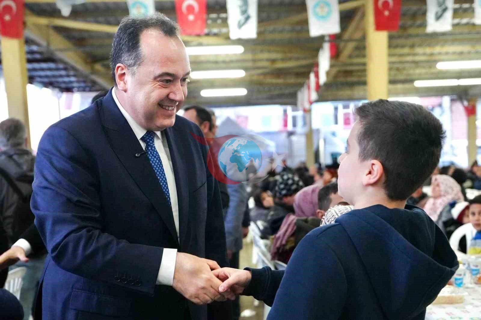 Manisa Büyükşehir&rsquo;in iftar sofrası Kırkağaç&rsquo;ta kuruldu