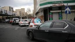 İran'da akaryakıt kaosu: Benzin kotası düşürüldü, istasyonlar kilit