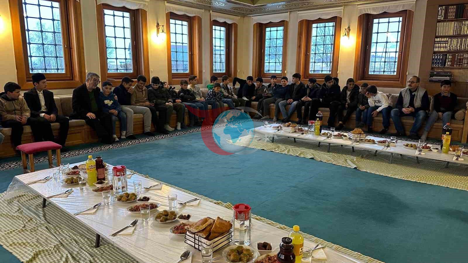 Alvar’da anlamlı iftar yemeği