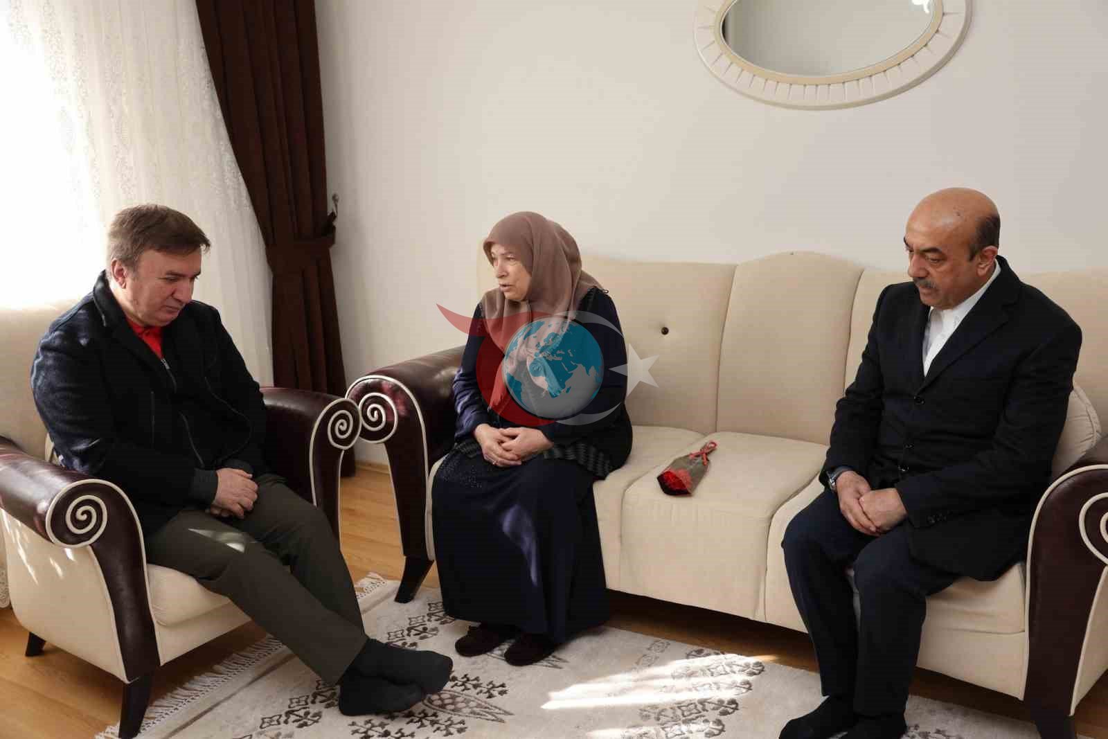 ลehit annesine 8 Mart ziyareti