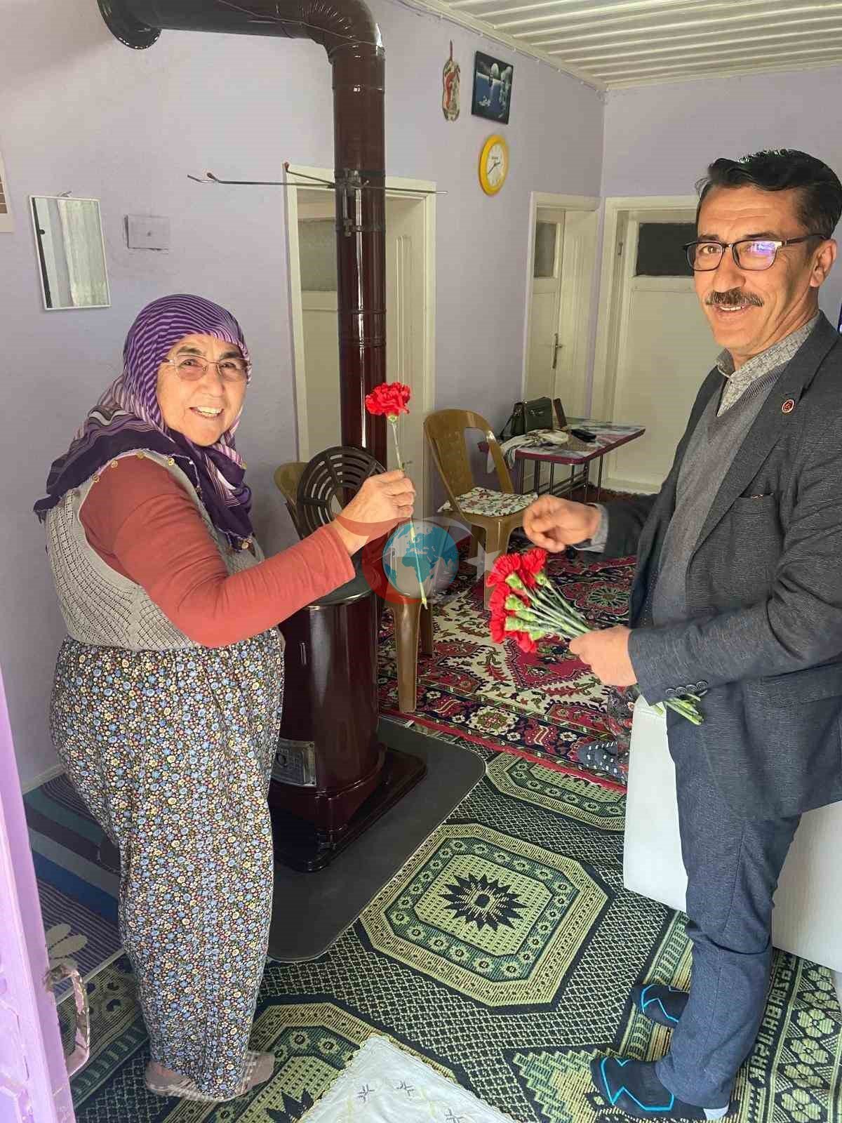 Meşeli Mahalle Muhtarı Yavuz&rsquo;dan Kadınlara 8 Mart jesti