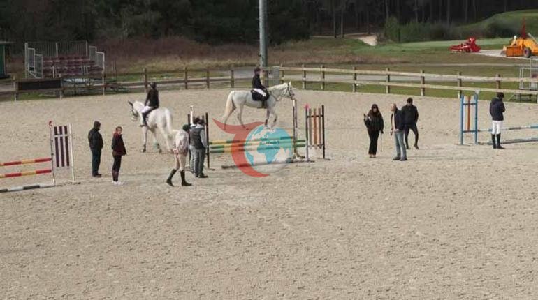 Lale Apa Kupası Engel Atlama Yarışları, Kadınlar Günü’nde Kemer Country Club’da düzenlendi