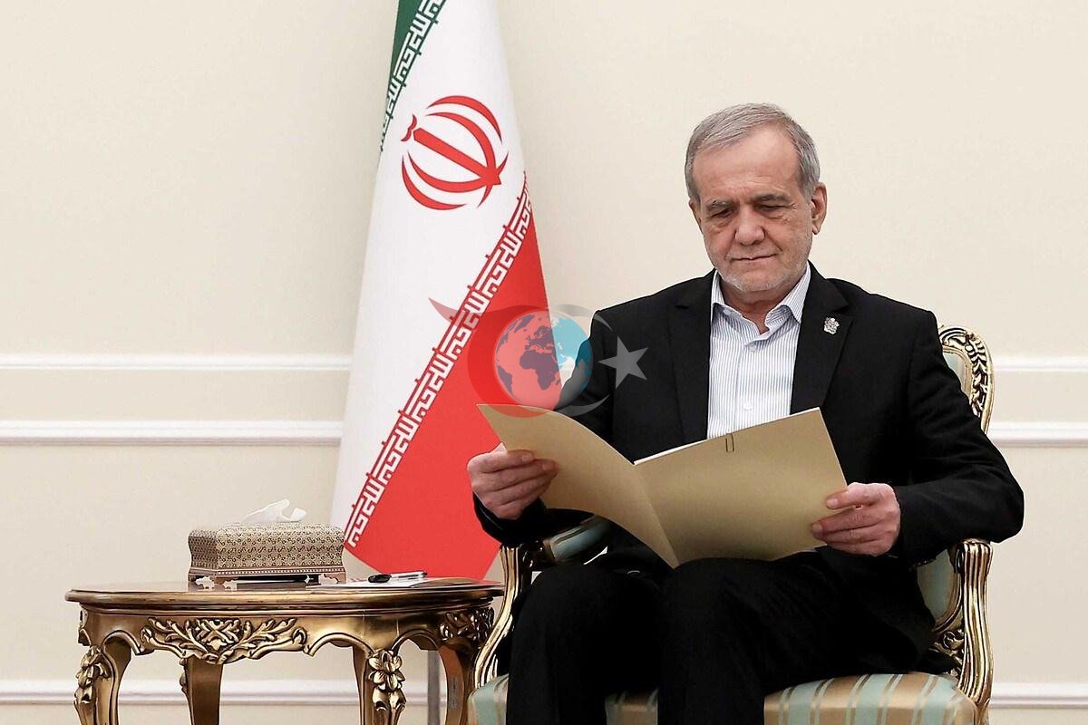İran Cumhurbaşkanlığı Ofisi'nin yayınladığı bu fotoğrafta, İran Cumhurbaşkanı Mesud Pezeşkiyan görülüyor, 6 Mart 2026