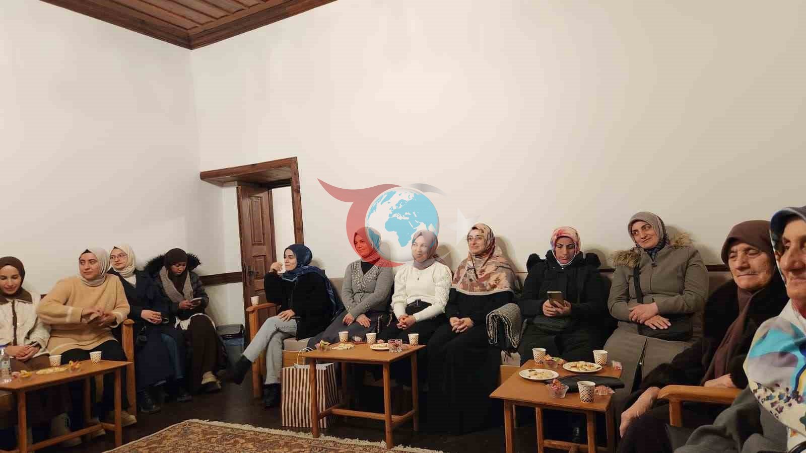 EBB Dil Ve Edebiyat Konağında şiirler, ilahiler ve türküler kadınlar için okundu