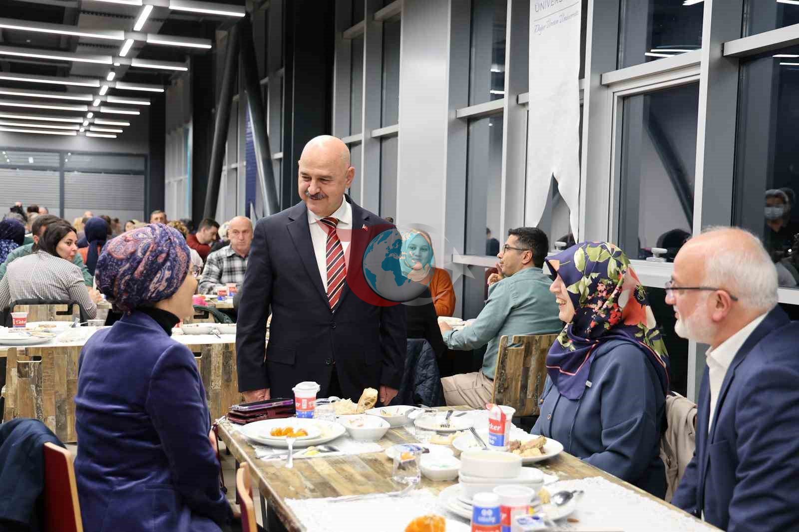 Düzce üniversitesi iftar sofrasında buluştu