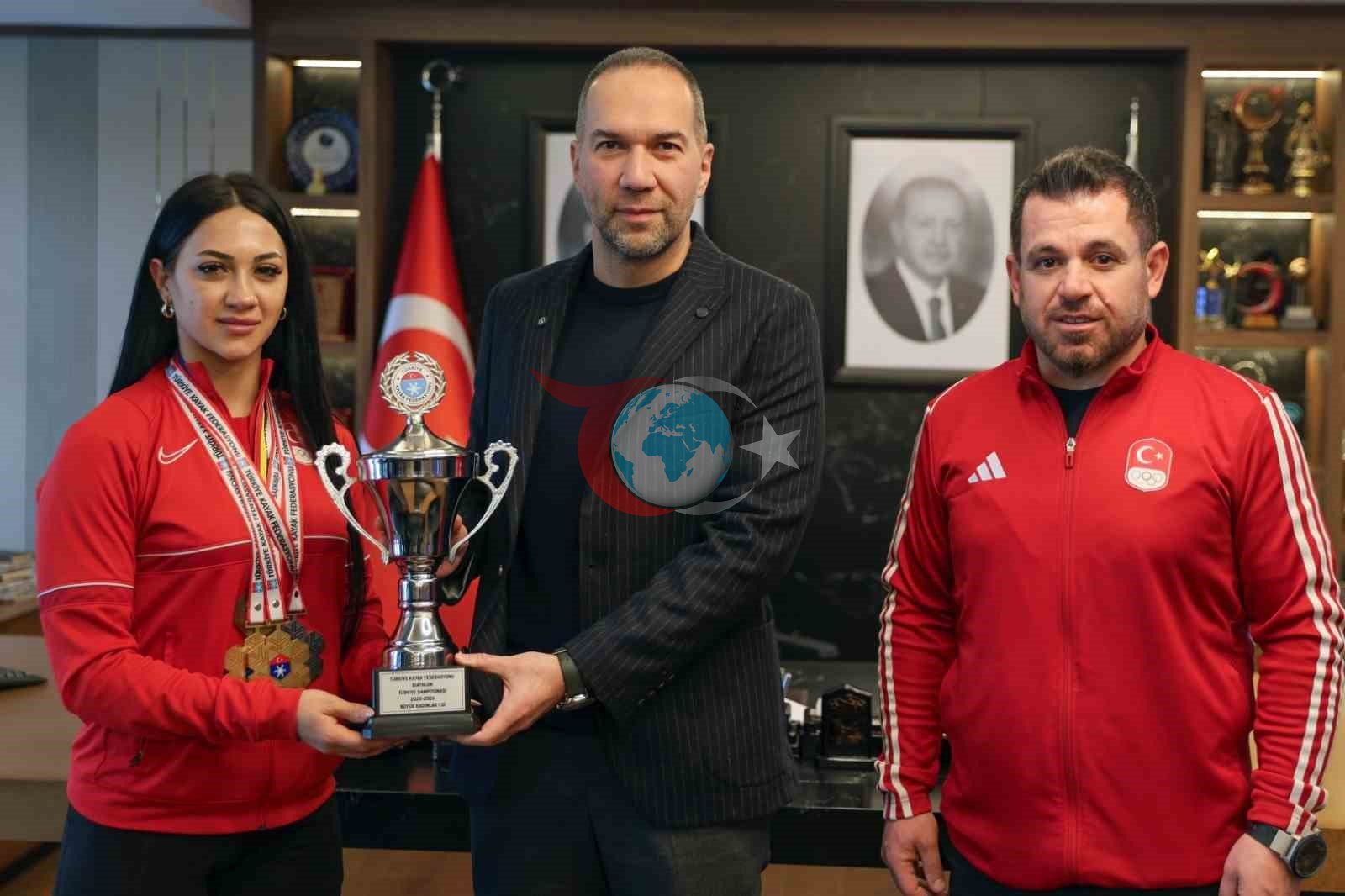 Niğdeli sporcu Ebru Tuncer’den çifte gurur