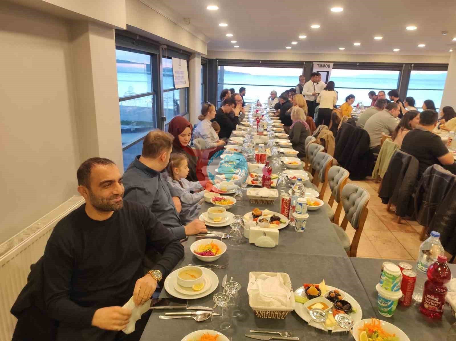 Burhaniyeli mimarlar iftarda buluştu