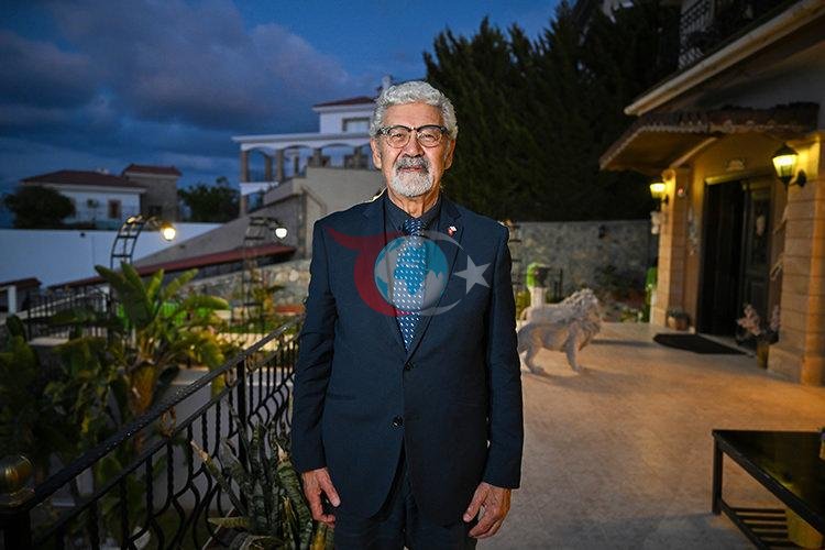 Profesör Doktor Ata Atun, Kıbrıs adasında yaşanan askeri hareketliliği ve Türkiye'nin son adımını Haber7'ye yorumladı.