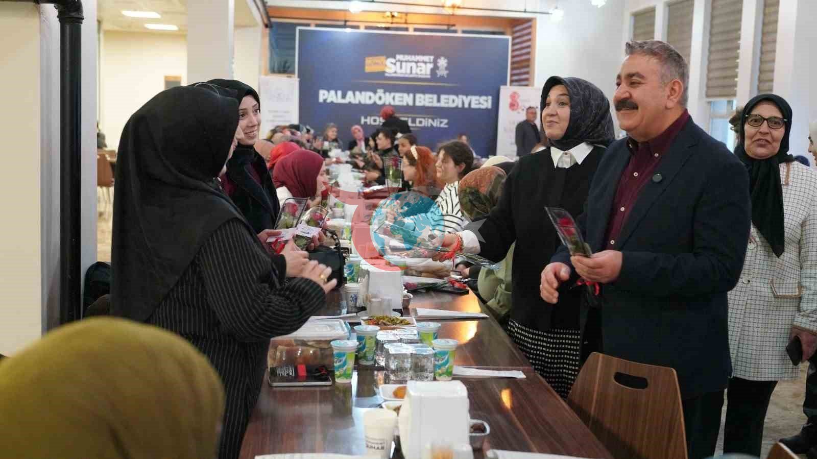 Başkan Sunar&rsquo;dan Palandökenli esnaf kadınlara iftar
