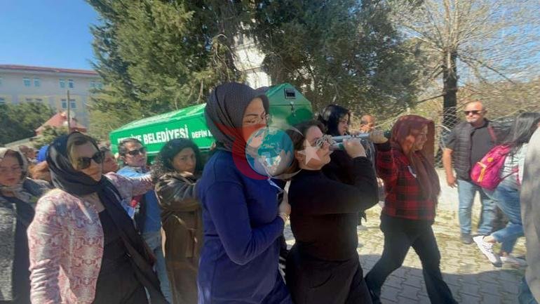 Kadınlar gününde katledilen Sermin toprağa verildi Tabutunu kadınlar omuzladı