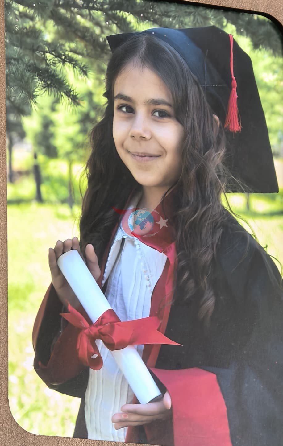 Küçük Öykü, gözyaşları arasında toprağa verildi