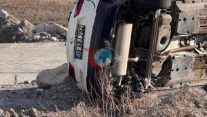 Niğdede otomobil takla attı: 2 yaralı