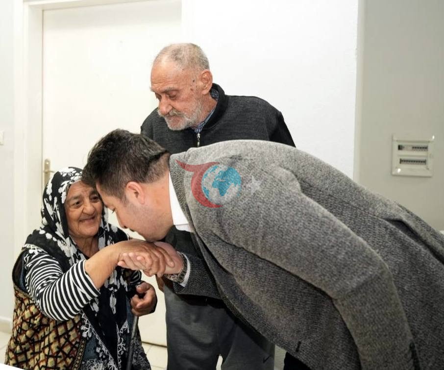 Yenişehir Belediye Başkanı Ercan Özel iftar ve sahurlarda vatandaşlar ile bir araya geldi